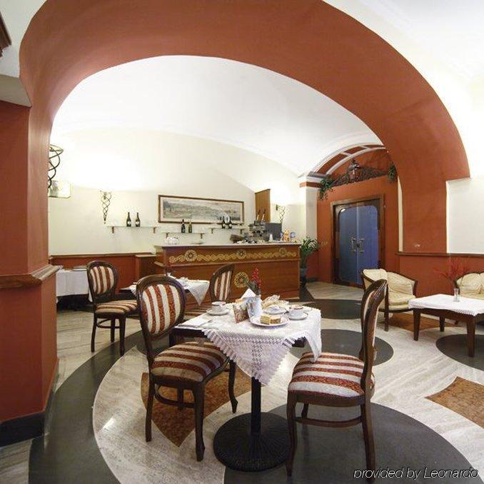 Hotel La Pace Neapol Restaurace fotografie