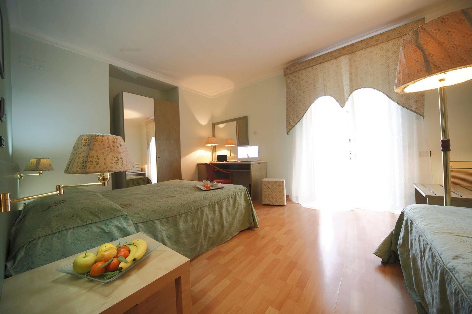 Hotel La Pace Neapol Pokoj fotografie